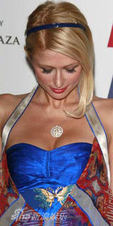 幻灯图集：帕丽斯-希尔顿趣图 喜爱自赏美胸