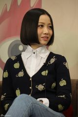 组图：姚贝娜将上春晚压力大 自信拥有好声音