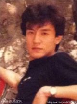 组图：李咏19岁青涩旧照英俊似费翔