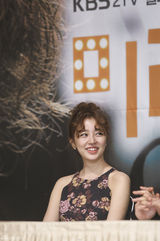 独家高清：尹恩惠撑新剧发布 郑容和李东健撞脸