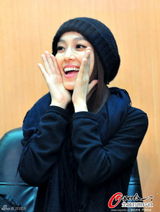 幻灯图：范玮琪助阵CBA开幕式 展露甜美笑容