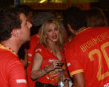 幻灯图：麦当娜情人节巴西狂欢 与巴特勒畅饮高歌