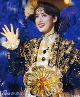 组图：天海佑希46岁生日 宝冢男角剧照大放送