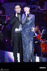 组图：陈洁仪性感亮相音乐会 赵增熹意外遭戏弄