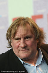 幻灯图集：《猛犸象》记者会 杰拉尔-德帕迪约亮相