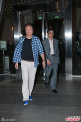 组图：乐易玲开生日派对 TVB花旦小生齐到贺