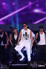 组图：Hit FM流行音乐颁奖礼开锣 罗志祥率舞群开场