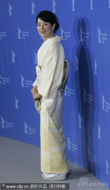 幻灯图：《弟弟》柏林发布会 吉永小百合和服亮相