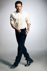 高清图：苏有朋新年冷峻写真 诠释冬季别样风尚