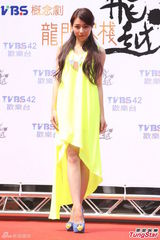 组图：陈怡蓉演风骚老板娘 王阳明开镜汗如雨下