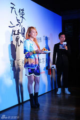 组图：蔡健雅办专辑发布会 那英现场邀歌