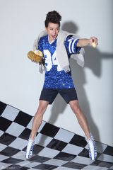 幻灯图：保剑锋：享受纸醉金迷下的闲淡生活