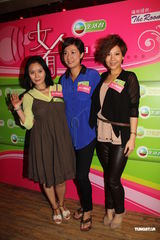 组图：《女人有话儿》探班 吴绮莉赞郑欣宜懂事