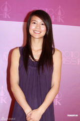 幻灯图：候选准港姐露真容  张 莉 莎 被传整容缺席