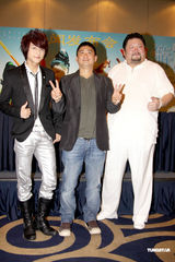 幻灯图：导演钟少雄宣传《嘻游记》 棒棒糖王子现身