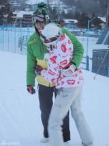 组图：陆毅鲍蕾赴意度假 极限运动浪漫初体验