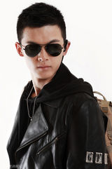 组图：《麻辣女兵》首曝定妆照 90后新兵持枪亮相