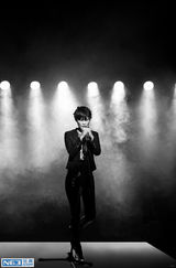 组图：李宇春《Dance to the music》一起跳舞