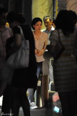 组图：王菲李亚鹏携女视察嫣然天使儿童医院