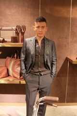 组图：聂远绅士装赴台宣传 秀古典贵族气质