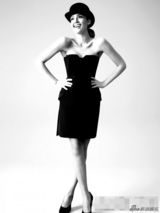 组图：阿尔芭抹胸裙登杂志 小秀乳沟展甜姐魅力