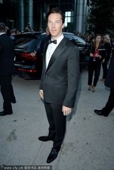 组图：多伦多电影节《第五等级》首映 卷福亮相