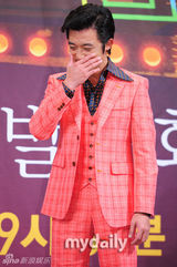 组图：安在旭等出席新剧《光与影》发布会 