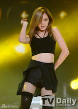 组图：missA与FT等《The Show》现场卖力演出