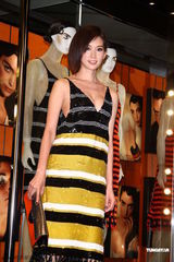 组图：侯佩岑自曝婚期在4月 与林志玲同场斗艳