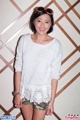 组图：佘诗曼苗侨伟林峰庆新剧杀青