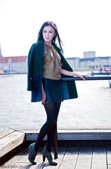 组图：秦岚丹麦轻质生活写真精致有型