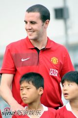幻灯图集：Rain和曼联选手参加青少年慈善足球活动