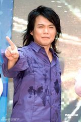 高清图：伍佰担任花博环保亲善大使 卖力宣传