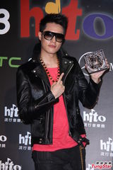 高清图：萧亚轩范玮琪五月天等亮相音乐颁奖礼