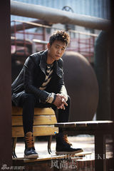 组图：张译《风尚志》型男大片 深秋男人本色