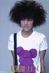 高清图：王珞丹性格写真登封面 塑造新一代先锋榜样