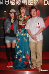 组图：容祖儿避谈刘浩龙 笑杜汶泽新片低俗