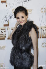 组图：“全城皆拍”第2季启动 柳岩现身波涛汹涌