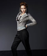 高清组图：金雅中秋装写真野性干练 秀高挑身材