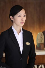 组图：韩雪新剧挑战职场御姐 化身干练冰美人