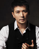 组图：保剑锋酷雅硬朗上阵演绎神秘性感男人