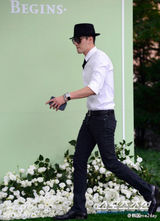 组图：李秉宪李珉廷大婚甜蜜互送吻 群星道贺