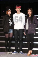 组图：高凌风之子彩排忆父落泪 前妻情绪崩溃