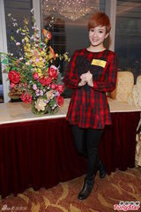 组图：薛家燕借出游了解子女恋情