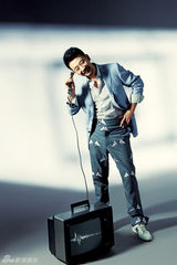 组图：黄海波封面大片胡须LOOK 展现嬉皮爷们范儿