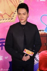 组图：《等风来》倪妮演装女 冯绍峰包场支持