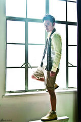 组图：陈赫休闲时尚大片尽显欢乐时光