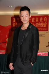 组图：容祖儿林峰出席记者会 期待共同热舞演出