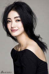 组图：朱杰最新优雅大片曝光 黑白光影凸显知性气质