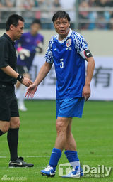 组图：朴智星领衔明星足球赛 收入捐四川灾区